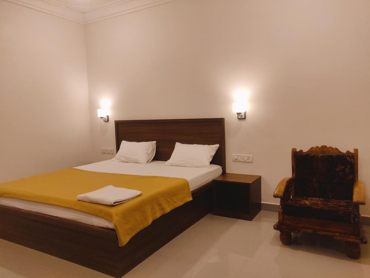 Morjim Sunset Hotel Chambre photo