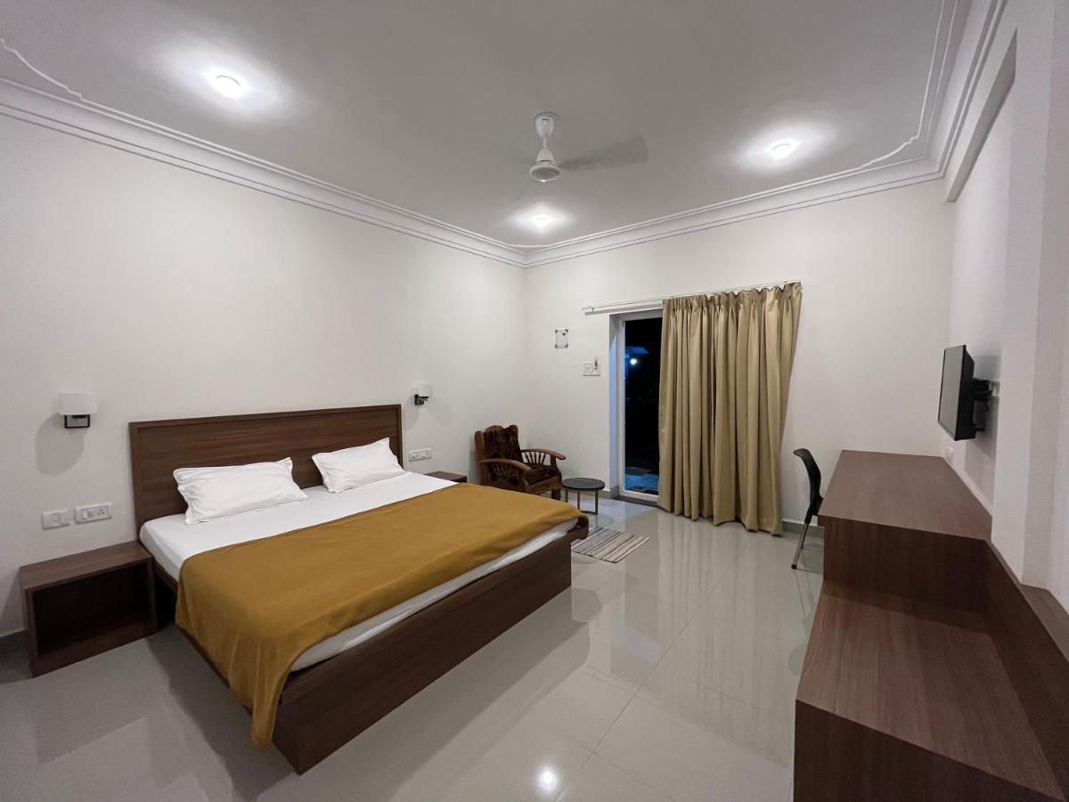 Morjim Sunset Hotel Extérieur photo